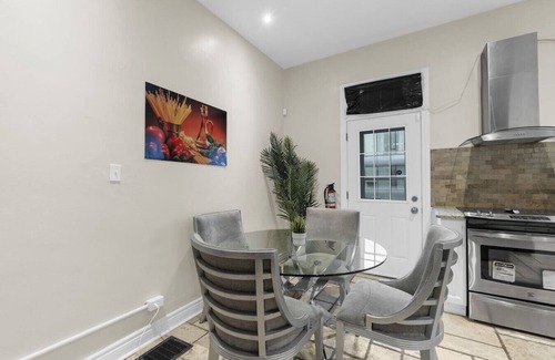 Church and Wellesley House | Central 2BR - King Bed - 1 min to Subway/Yonge St
