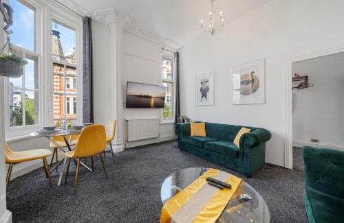 City of Westminster Apartment | Central 3 bedroom apartment on Oxford Street GC4