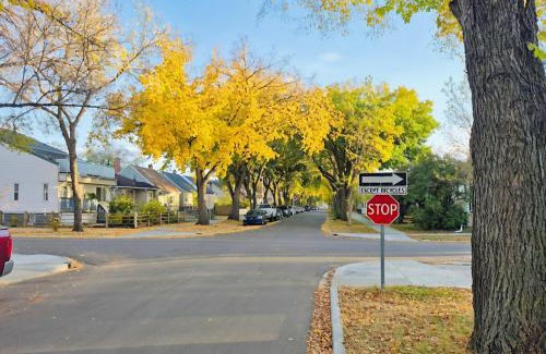 North Central Edmonton House | Central 3 Bedroom Gem Near ICE District - Stadium and Malls