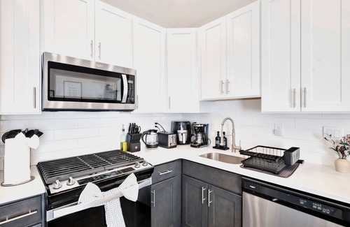Spring Garden Apartment | Central 3BR/4BA w/Game Room - Perfect for Groups!