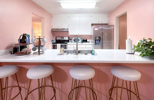 Tallahassee House | Central 4/3 with 2 Masters + Bonus Space. 4 TVs!