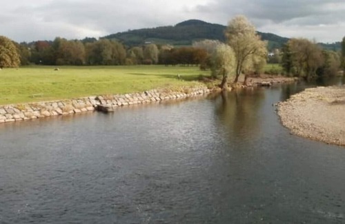Abergavenny Apartment | Central Abergavenny 2-bed renovated apartment