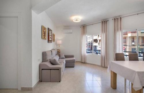 Benalua Apartment | Central Alicante Urban Escape
