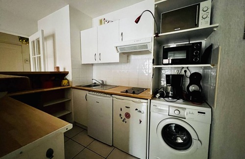 Cambo-les-Bains Apartment | Central Apartment with Pool Access, Terrace, and Parking Near Spa