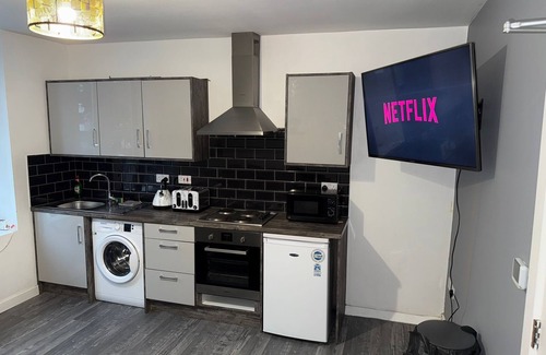 The Westside Apartment | Central Apartment | Broadway Plaza | Smart TVs