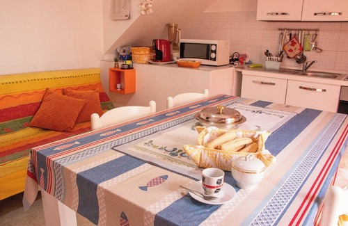 Sant'Antioco Apartment | Central Apartment “Santantioco” near the Beach with Wi-Fi, A/C, Balcony