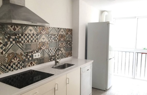 Triana Condo | Central apartment on the banks of the Guadalquivir overlooking the Giralda.