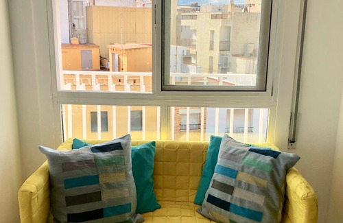 L'Ampolla Apartment | Central apartment, stunning sea and harbour views. 3 minutes to sandy beach