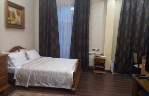 Shevchenkivs'kyi District Apartment | Central Apartments