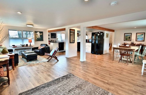 Port Angeles House | Central basecamp for Hurricane Ridge & downtown