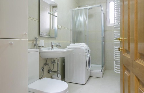 Kosancicev Venac Apartment | Central Belgrade Apartment 4