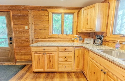 Crystal Falls Cabin | Central Cabin Retreat - ATV Trail Access - Perfect for Groups & Families
