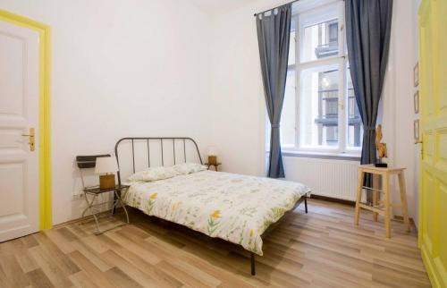 Palace District Apartment | central Chic apartments
