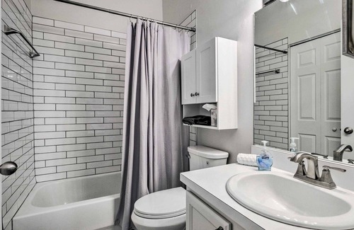 University Heights Condo | Central Condo 5 Blocks to Univ. of Florida!