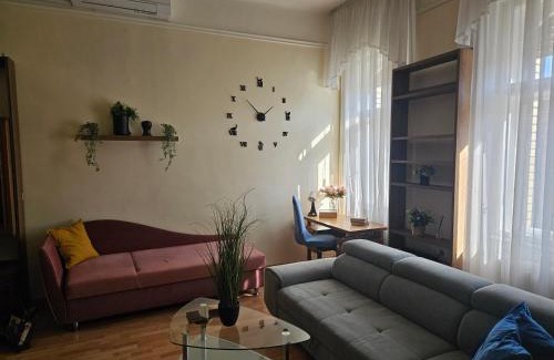 Palace District Apartment | Central Cozy Apartment