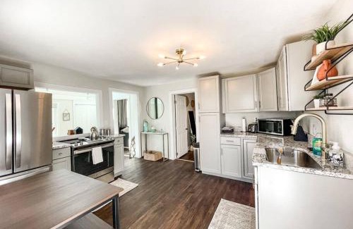 Central Colorado Springs House | Central, Cozy Getaway / mins to downtown/stadium