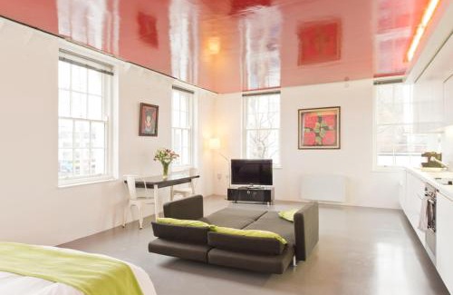 City Centre Dublin Apartment | Central Designer Apartment with river views