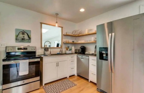 Franklin Apartment | Central Franklin Duplex w/Walkable Coffee Spots