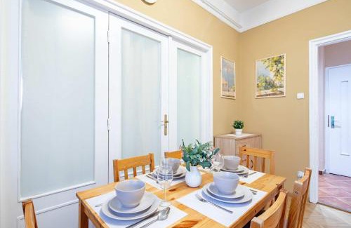 Sashegy Apartment | Central - Free parking - Green
