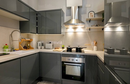 Nottingham City Centre Apartment | Central Gem | Plush Beds -Walk to Attractions! | Pass the Keys