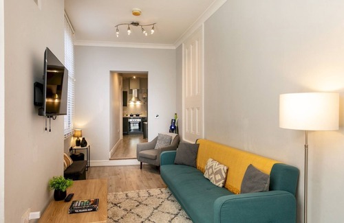 Nottingham City Centre Apartment | Central Gem | Plush Beds -Walk to Attractions! | Pass the Keys