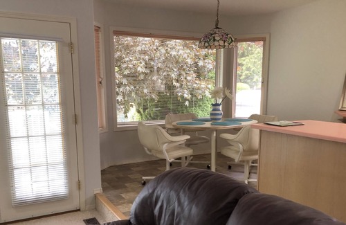 Central Okanagan House | Central Glenmore!! Close to Beach and Downtown! Calm & peacfull