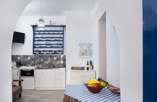 Kithnos Apartment | Central Holiday Apartment 'Olga's House kythnos D'