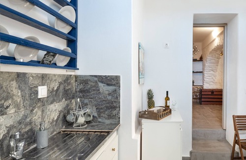 Kithnos Apartment | Central Holiday Apartment 'Olga's House kythnos D'