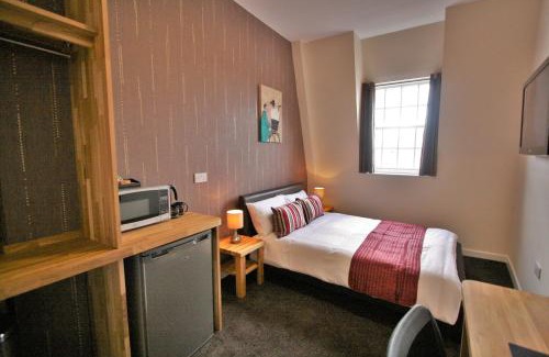 Gloucester Hotel | Central Hotel Gloucester by RoomsBooked