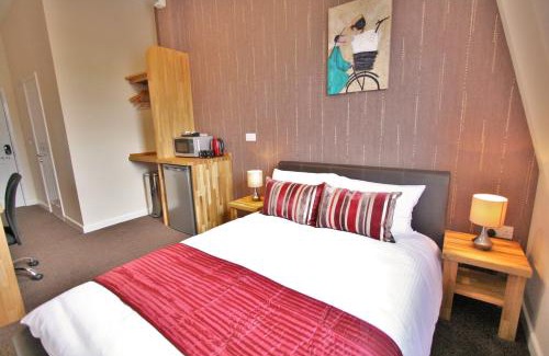 Gloucester Hotel | Central Hotel Gloucester by RoomsBooked