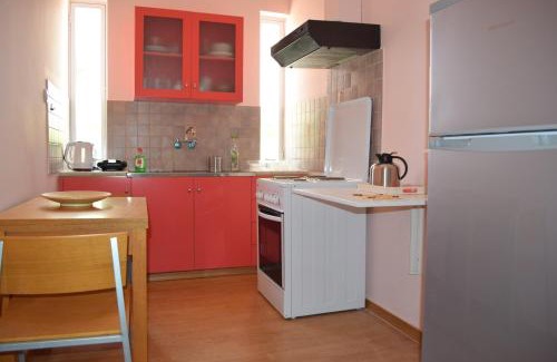 Kissamos Apartment | Central House with Quiet Garden