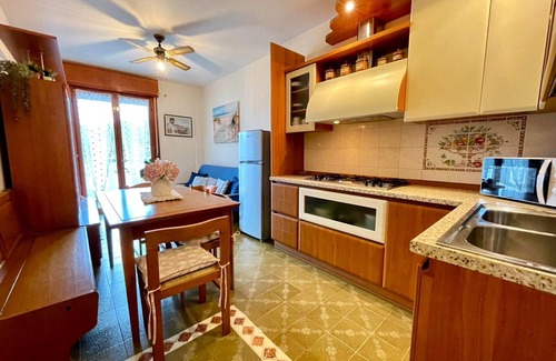 Porto Santa Margherita Apartment | Central apartment with shared pool