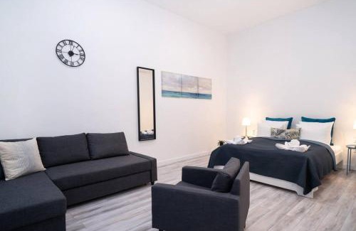 Rozsadomb Apartment | Central large airconditioned apartment