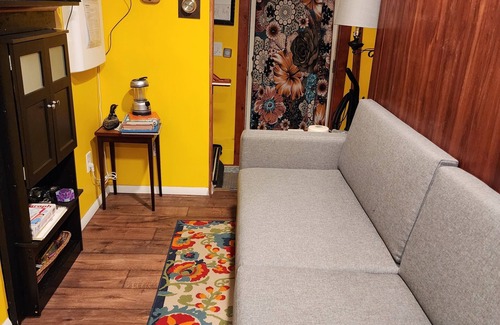 South Burlington Apartment | Central Location, Cozy Studio with WiFi and AC in enchanting South Burlington