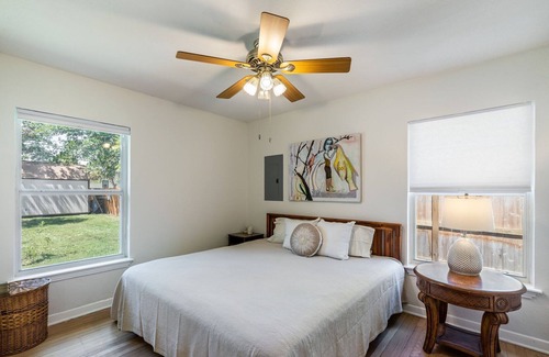 Shearer Hills - Ridgeview House | Central location with Pool-great for families!
