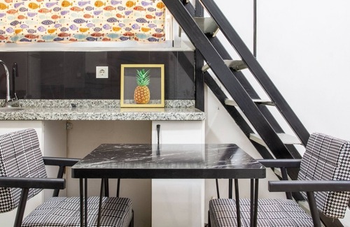 Karsiyaka Apartment | Central Loft Flat 50 m to Seashore in Izmir