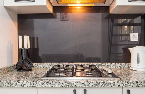 Karsiyaka Apartment | Central Loft Flat 50 m to Seashore in Izmir