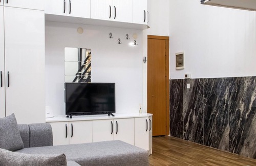 Karsiyaka Apartment | Central Loft Flat 50 m to Seashore in Izmir