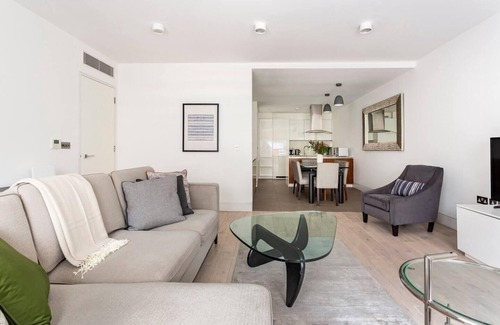 Royal Borough of Kensington and Chelsea Apartment | Central London - 2 Beds - Sleeps 4 - Lift
