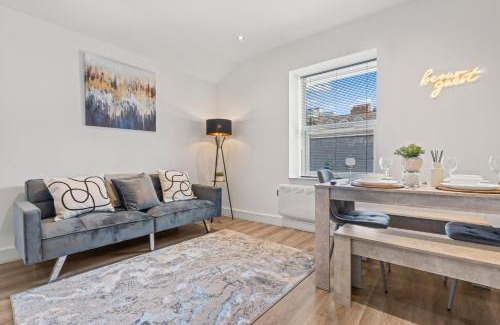 Roath Apartment | Central Luxe Flats With Spa Facilities