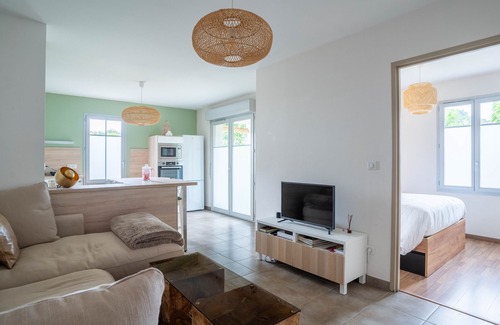 Mimizan Apartment | Central Mimizan Apartment for 4, Near Ocean & Lake, Patio, Parking, Cleaning Included