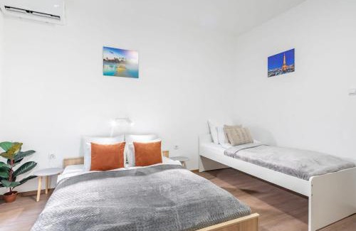 Nepszinhaz negyed Apartment | Central NEW Studio - Simple Stay