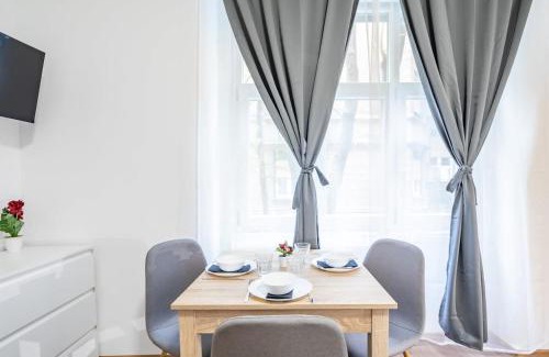 Nepszinhaz negyed Apartment | Central NEW Studio - Simple Stay