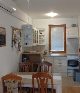 Pecs Apartment | Central Pécs Free Parking