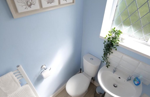 Stafford House | Central peaceful home with parking, Wi-Fi, Garden