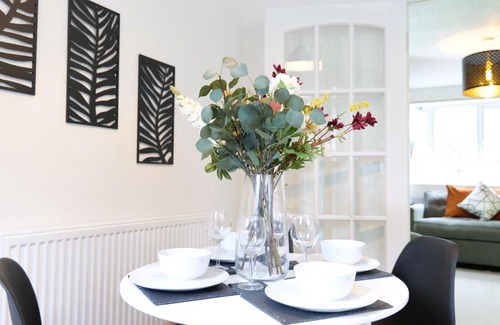 Stafford House | Central peaceful home with parking, Wi-Fi, Garden