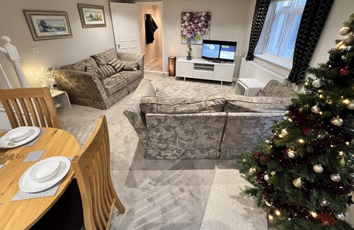 Dorchester House | Central Quiet home, large rooms with with parking