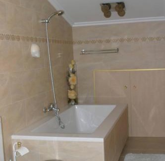Santander City Centre House | Central room with key, shared bathroom Wifi