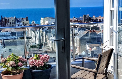 Brighton Apartment | Central Sea View Penthouse with Private Roof Terraces