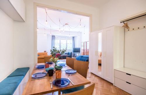 Budavar Apartment | Central - Spacious - Classic Charm